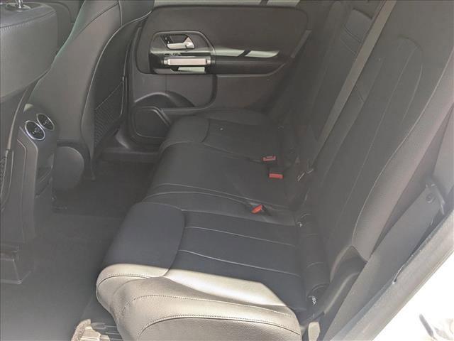 Photo of 2023 Polar White Mercedes-Benz GLB 250