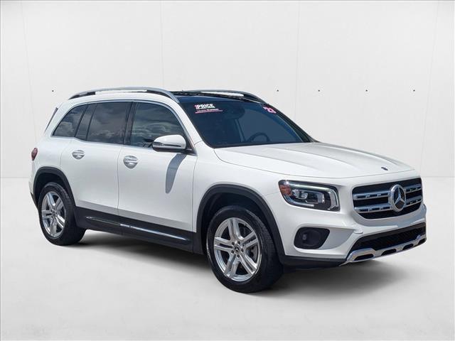 Photo of 2023 Polar White Mercedes-Benz GLB 250
