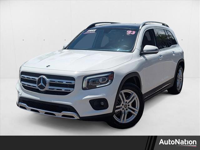 Photo of 2023 Polar White Mercedes-Benz GLB 250