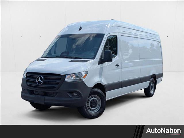Photo of 2025 Arctic White Mercedes-Benz Sprinter 2500