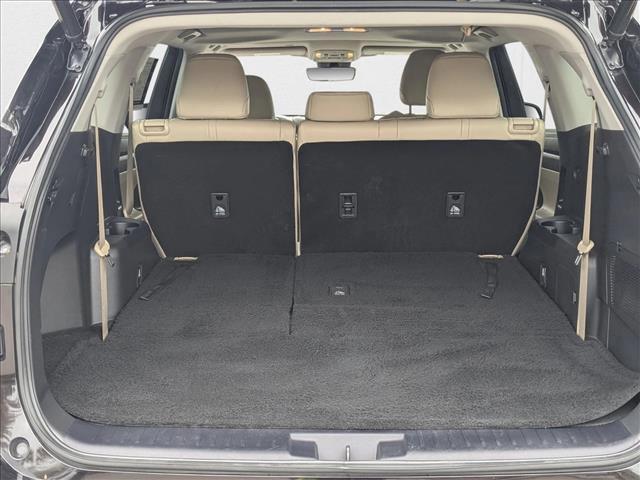 Photo of 2022 Midnight Black Metal Toyota Highlander
