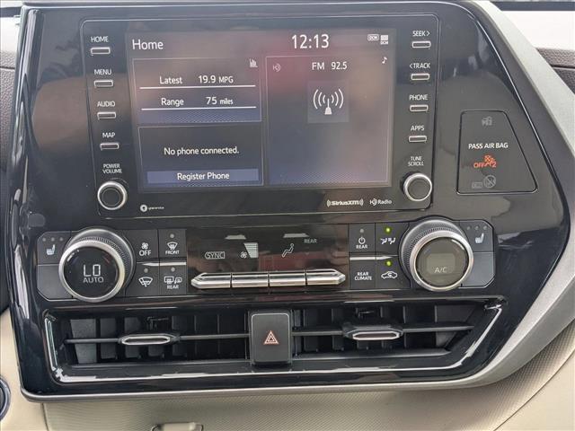Photo of 2022 Midnight Black Metal Toyota Highlander