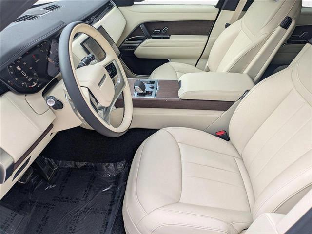 Photo of 2023 Silver Land Rover Range Rover