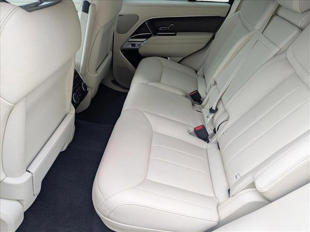 Photo of 2023 Silver Land Rover Range Rover