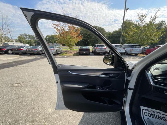 Photo of 2016 WHITE BMW X5