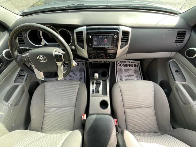 Photo of 2015 Magnetic Gray Metallic Toyota Tacoma