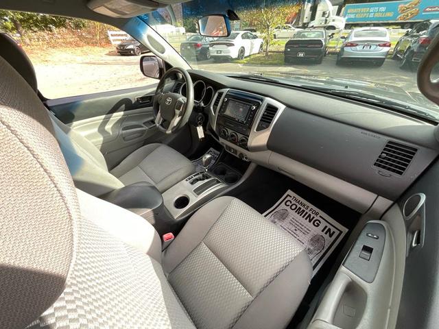 Photo of 2015 Magnetic Gray Metallic Toyota Tacoma