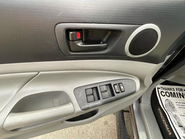 Photo of 2015 Magnetic Gray Metallic Toyota Tacoma