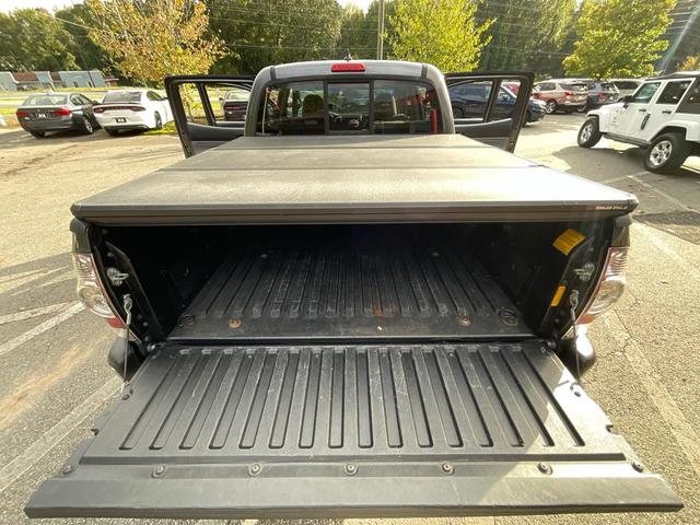 Photo of 2015 Magnetic Gray Metallic Toyota Tacoma