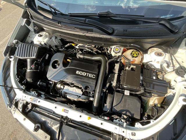 Photo of 2020 Summit White Chevrolet Equinox