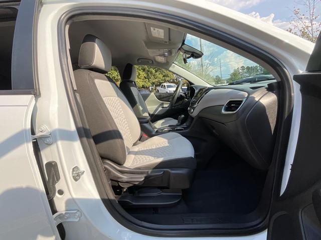 Photo of 2020 Summit White Chevrolet Equinox