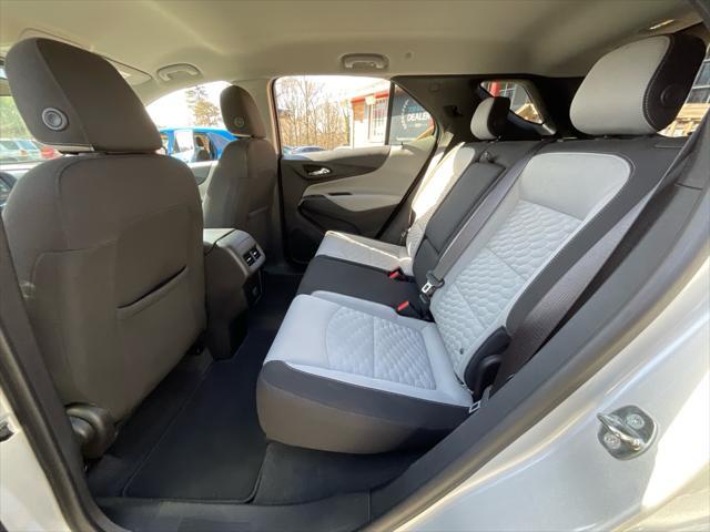 Photo of 2018 Silver Ice Metallic Chevrolet Equinox