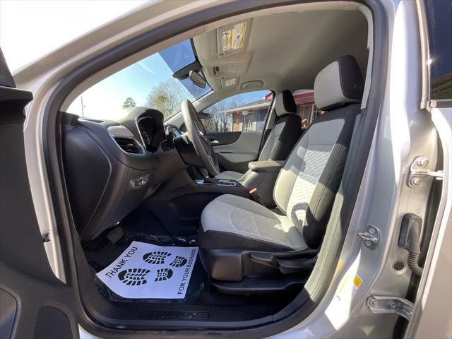 Photo of 2018 Silver Ice Metallic Chevrolet Equinox