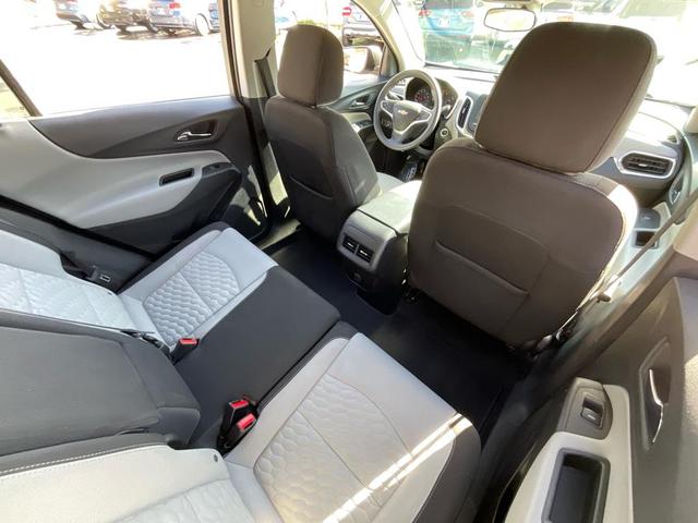 Photo of 2018 Silver Ice Metallic Chevrolet Equinox