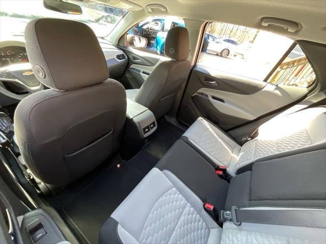 Photo of 2018 Silver Ice Metallic Chevrolet Equinox