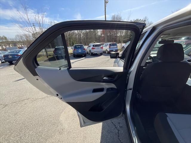 Photo of 2018 Silver Ice Metallic Chevrolet Equinox