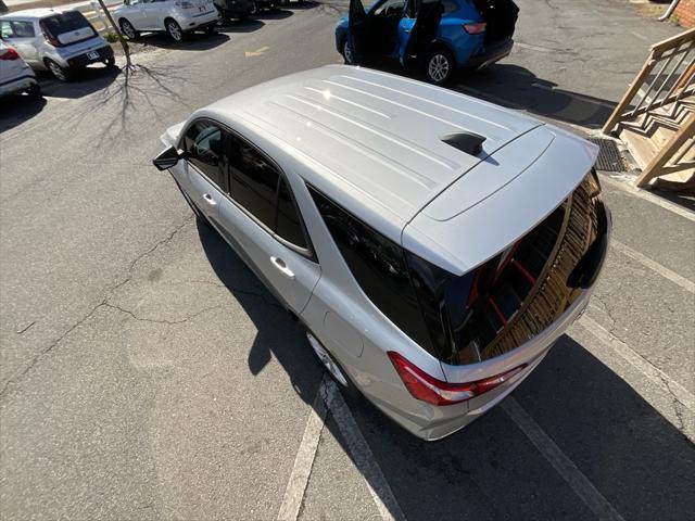 Photo of 2018 Silver Ice Metallic Chevrolet Equinox