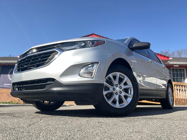 Photo of 2018 Silver Ice Metallic Chevrolet Equinox