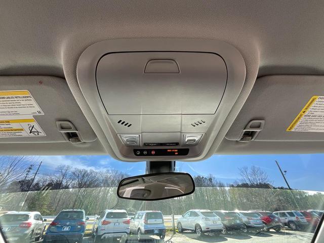 Photo of 2018 Silver Ice Metallic Chevrolet Equinox