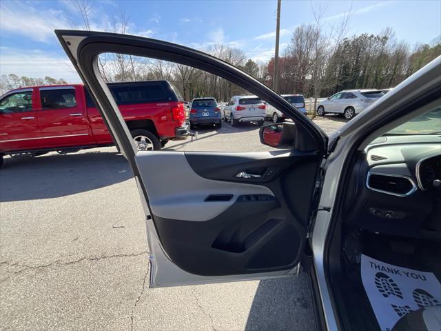 Photo of 2018 Silver Ice Metallic Chevrolet Equinox