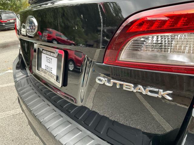Photo of 2016 Crystal Black Silica Subaru Outback