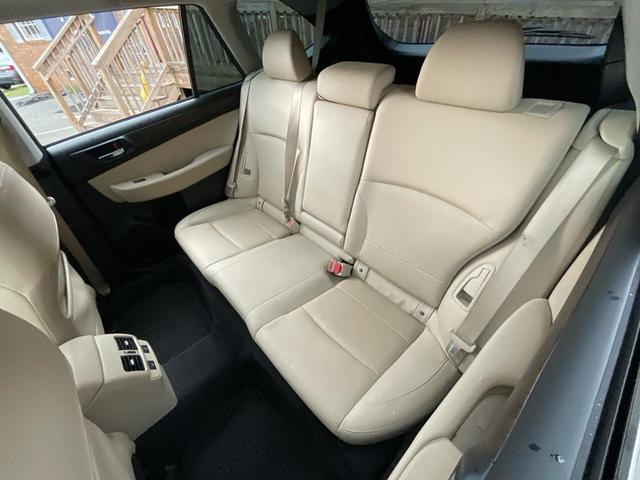 Photo of 2016 Crystal Black Silica Subaru Outback