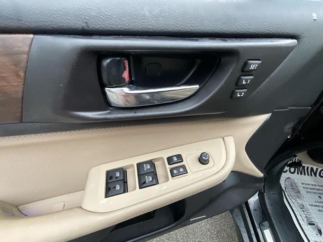 Photo of 2016 Crystal Black Silica Subaru Outback