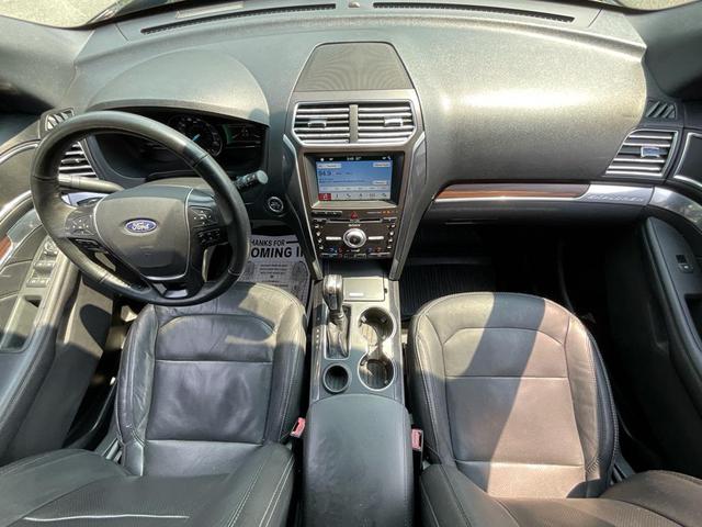 Photo of 2018 Shadow Black Ford Explorer