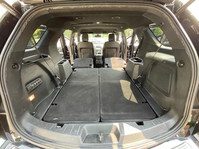 Photo of 2018 Shadow Black Ford Explorer