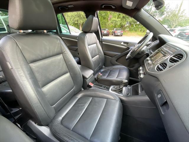 Photo of 2014 Deep Black Pearl Volkswagen Tiguan
