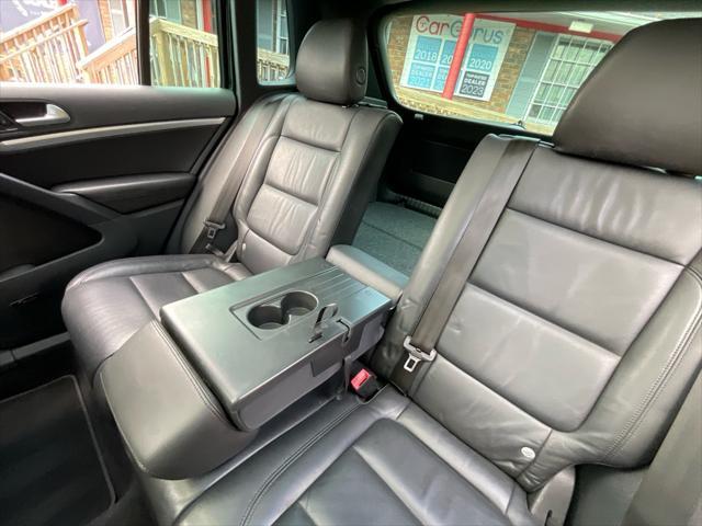Photo of 2014 Deep Black Pearl Volkswagen Tiguan