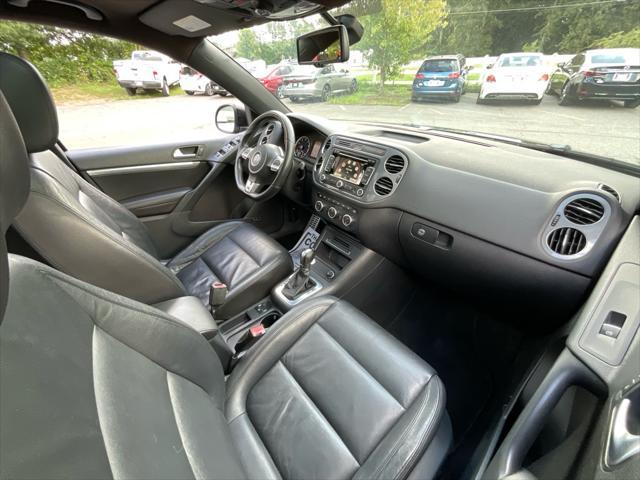 Photo of 2014 Deep Black Pearl Volkswagen Tiguan