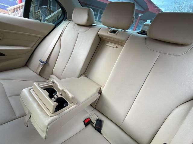 Photo of 2015 BLUE BMW 328