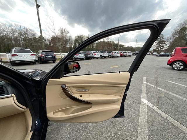Photo of 2015 BLUE BMW 328