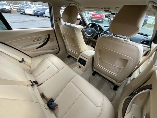 Photo of 2015 BLUE BMW 328