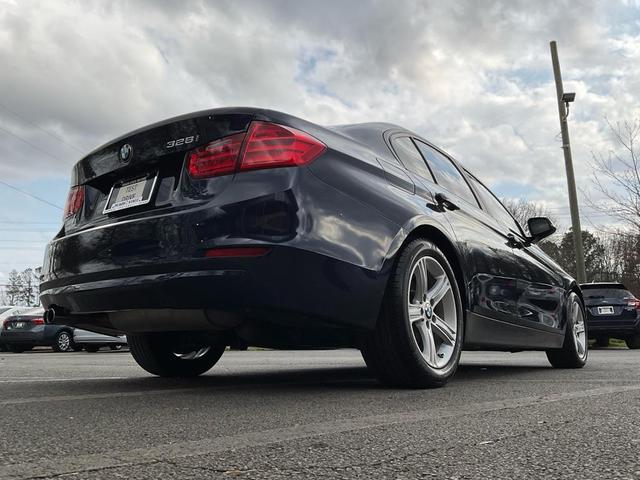 Photo of 2015 BLUE BMW 328