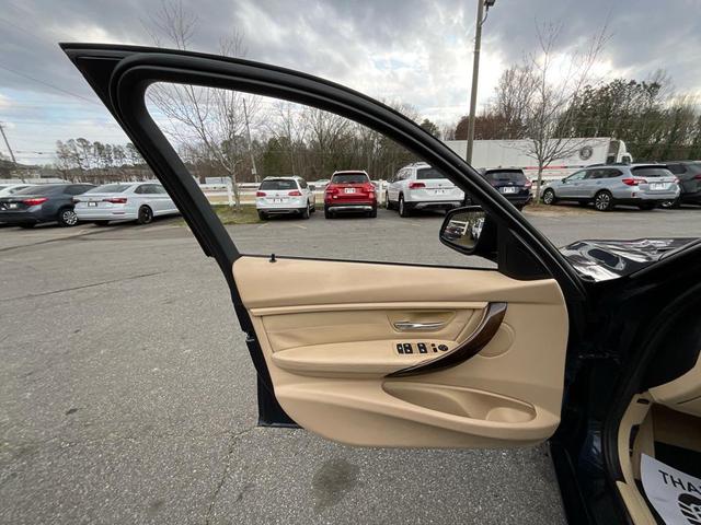 Photo of 2015 BLUE BMW 328