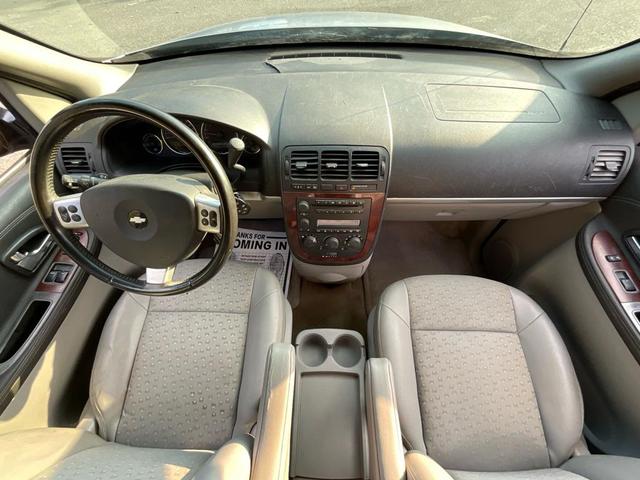 Photo of 2006 Silverstone Metallic Chevrolet Uplander