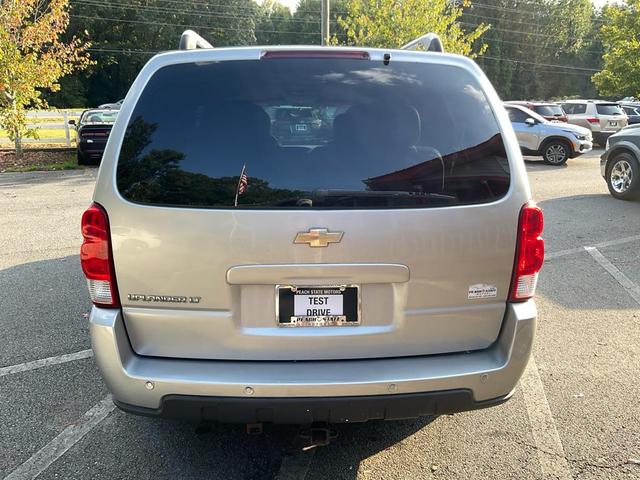 Photo of 2006 Silverstone Metallic Chevrolet Uplander