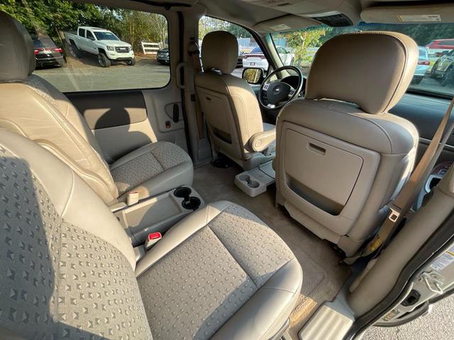 Photo of 2006 Silverstone Metallic Chevrolet Uplander