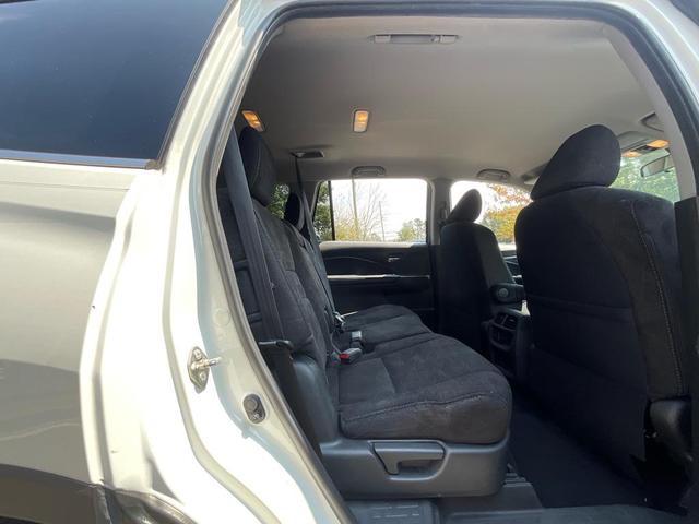 Photo of 2019 White Diamond Pearl Honda Pilot
