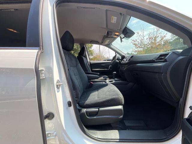Photo of 2019 White Diamond Pearl Honda Pilot
