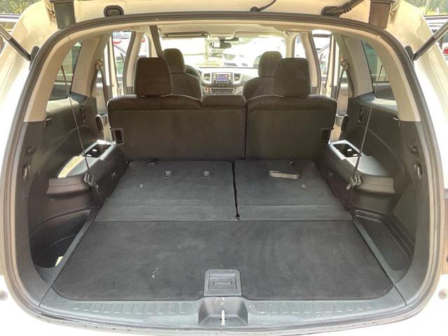 Photo of 2019 White Diamond Pearl Honda Pilot