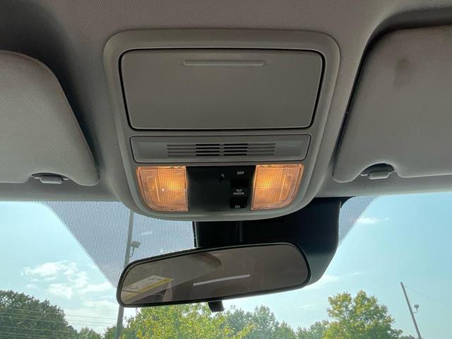 Photo of 2019 White Diamond Pearl Honda Pilot