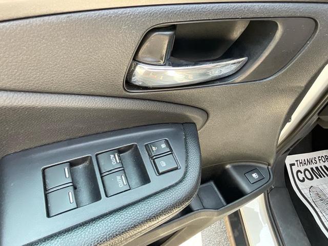 Photo of 2019 White Diamond Pearl Honda Pilot