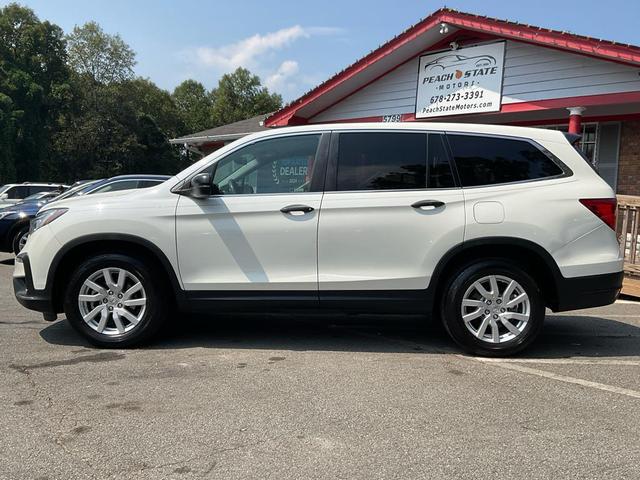 Photo of 2019 White Diamond Pearl Honda Pilot
