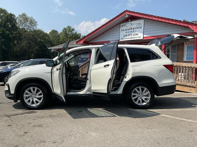 Photo of 2019 White Diamond Pearl Honda Pilot