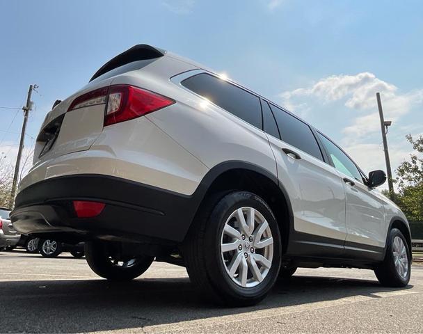 Photo of 2019 White Diamond Pearl Honda Pilot