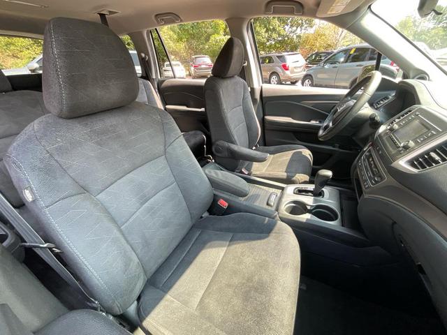 Photo of 2019 White Diamond Pearl Honda Pilot