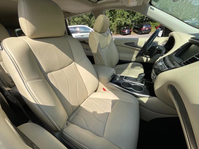 Photo of 2017 Black Obsidian INFINITI QX60